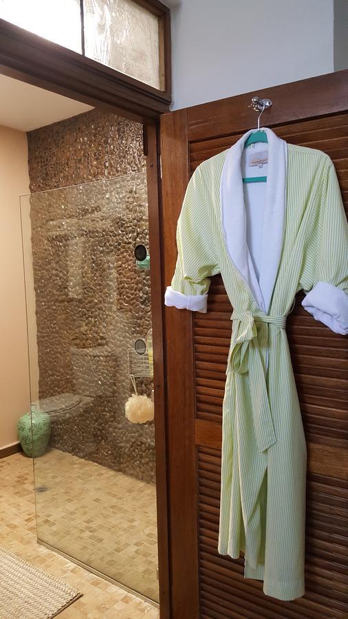 Cozybeach Large 1bdrapt 50 Steps From Atlantic Ocean Private Street Between Ocean Park & Isla 5 Mins From Airport Apartment *
